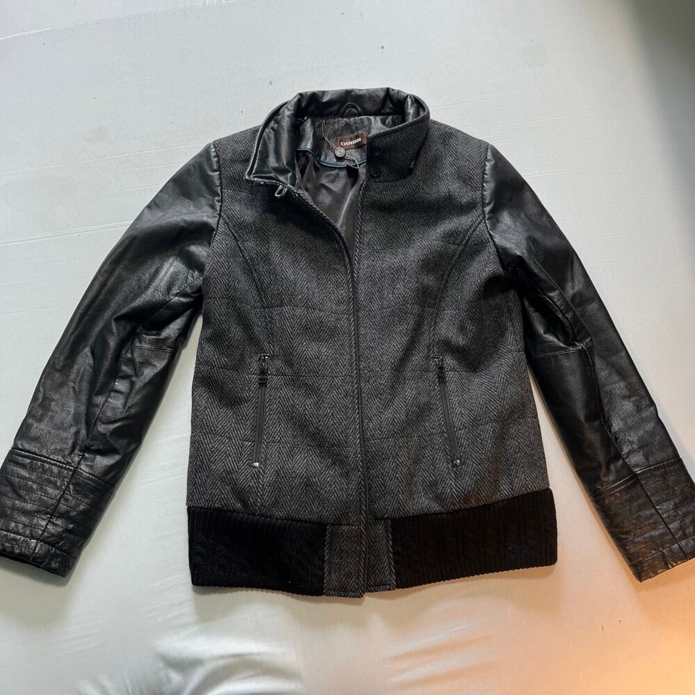 Danier grey herringbone jacket with leather sleeves full zip and zip pockets